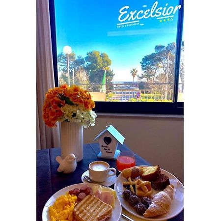 Hotel Excelsior Монтезільвано Екстер'єр фото