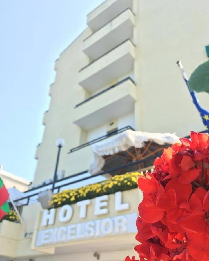 Hotel Excelsior Монтезільвано Екстер'єр фото