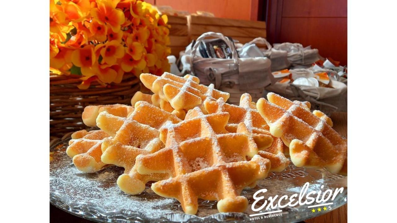 Hotel Excelsior Монтезільвано Екстер'єр фото