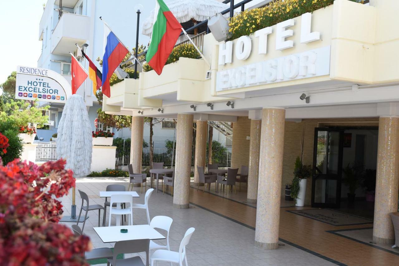 Hotel Excelsior Монтезільвано Екстер'єр фото